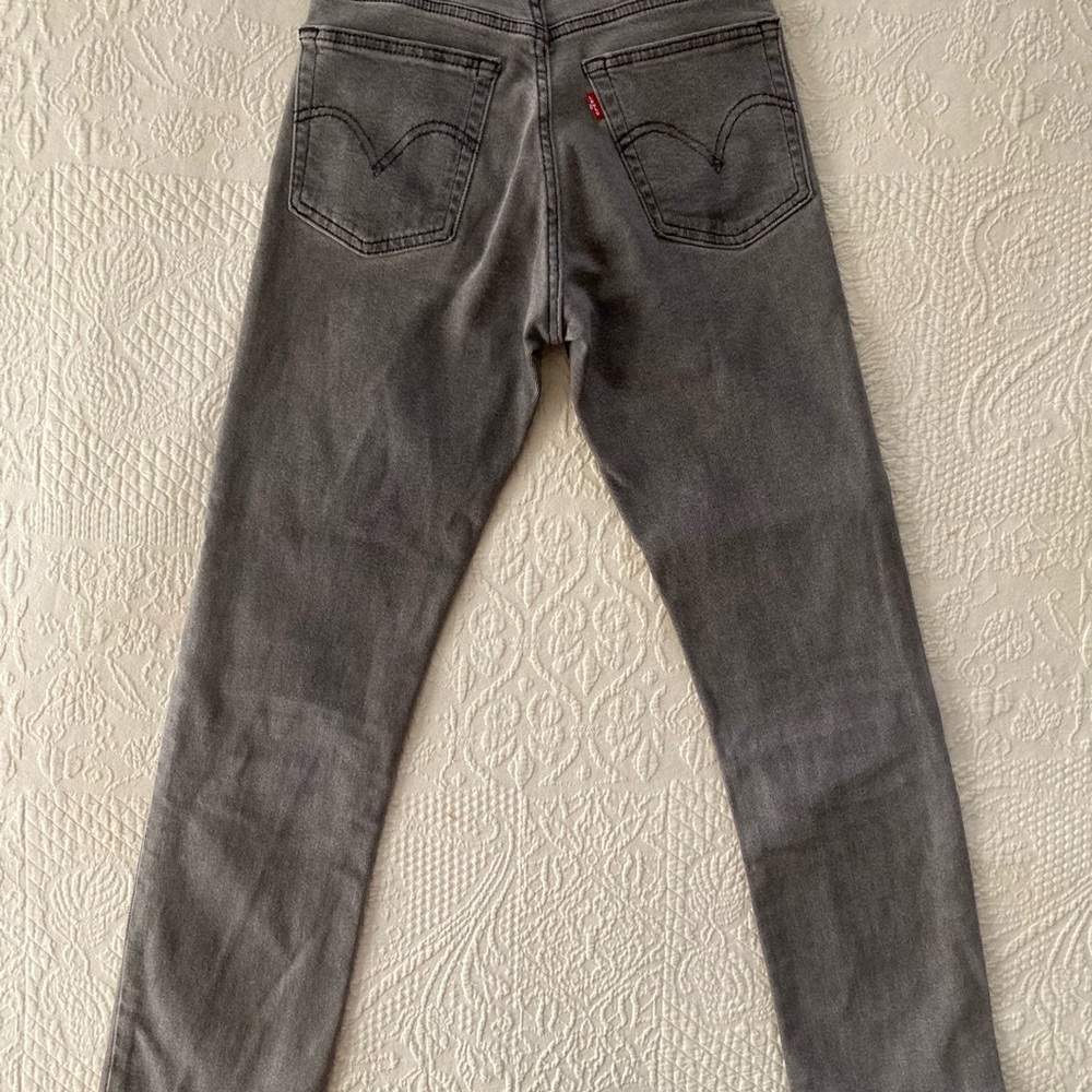 Levi's Women’s Gray Jeans - Picture 3 of 7